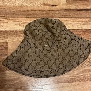 Gucci bucket hat